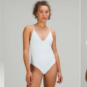 NWT Lululemon V-Neck Ribbed One-Piece Bathing Suit‎ Sheer Blue Striped
